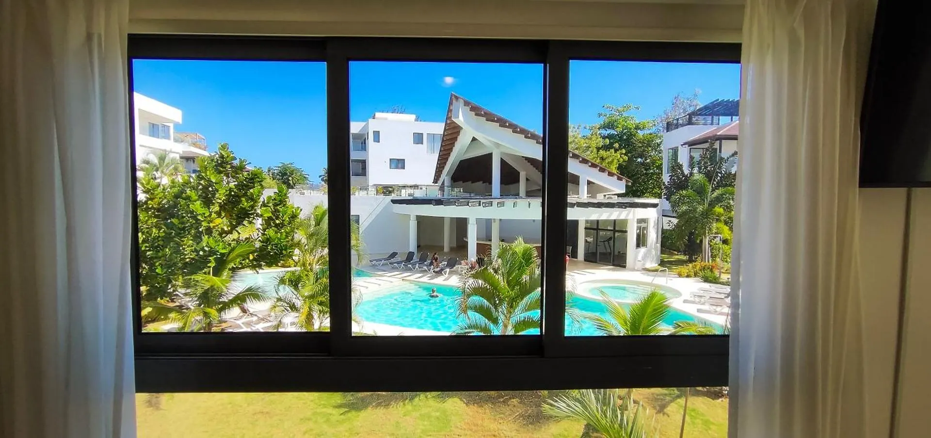 Amar'E Beach Front Apartment Overlooking Pool Las Terrenas